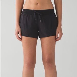 Lululemon Hotty Hot 4” Shorts Black